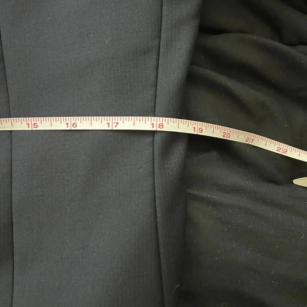 Saks Fifth Avenue Mens Blazer 40R Navy 100% Wool Trim Fit 2 Button Sport Coat